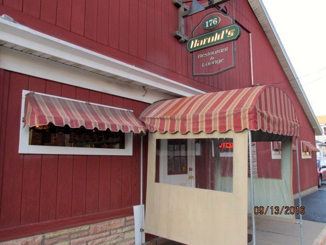 Harold`s Restaurant & Lounge